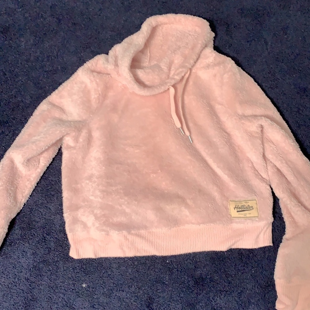 Hollister pullover